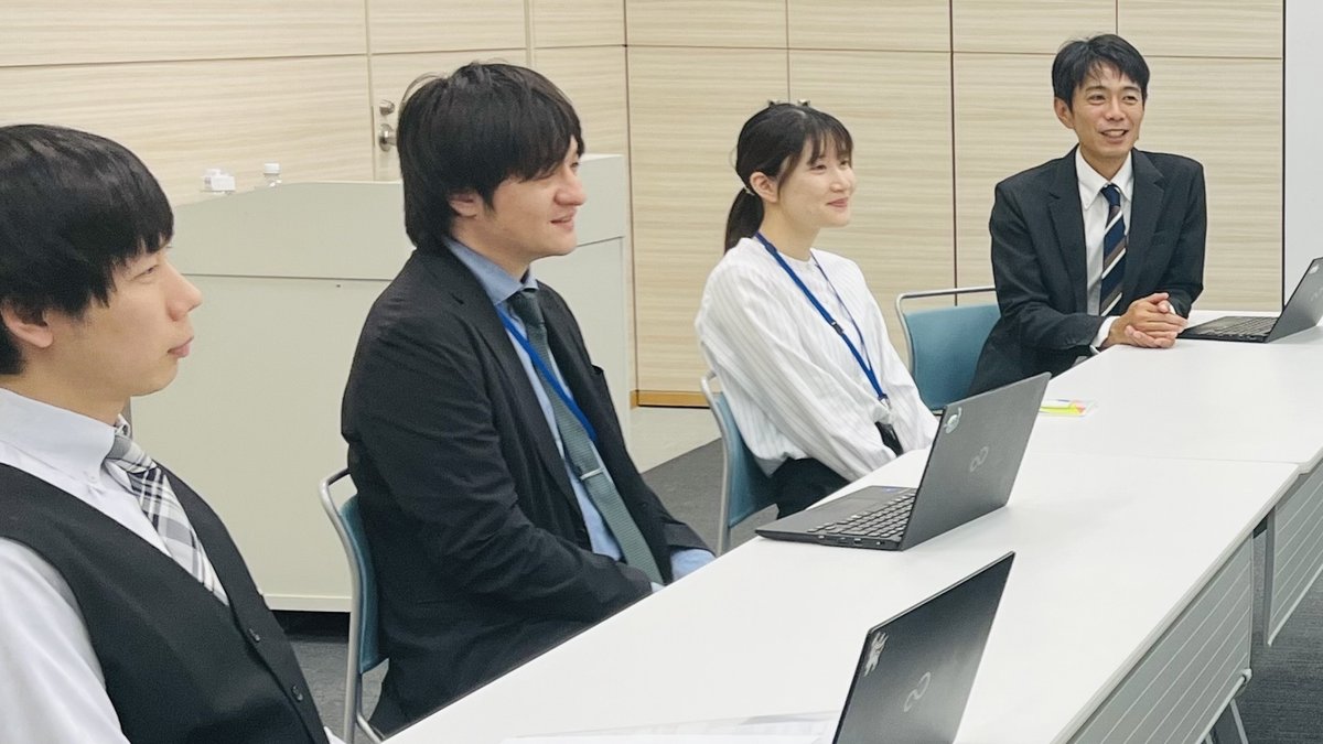 左から 田邉様・上田様・賀山様・穐津様